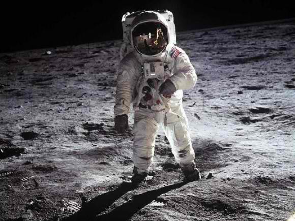 Buzz Aldrin on the Moon Leadership recognises the team
